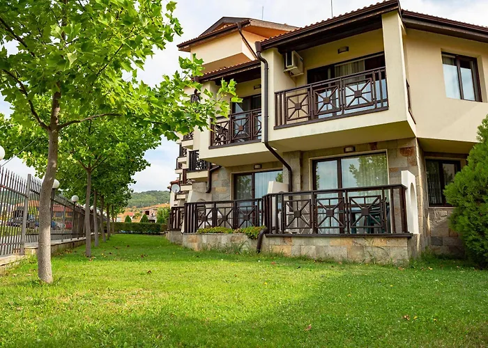 Menada Imperial Heights Apartment *