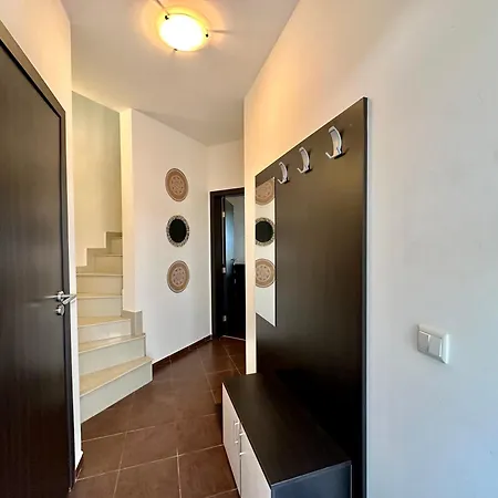 Menada Imperial Heights Sluneční pobřeží